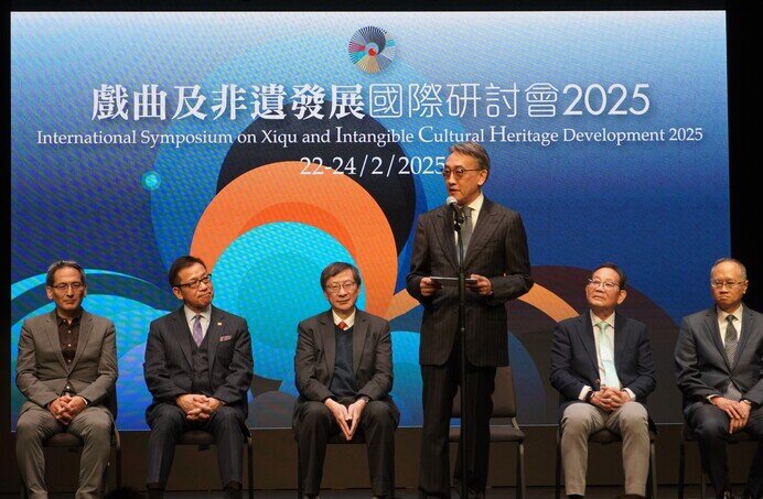 西九文化区管理局表演艺术委员会主席翟绍唐先生于开幕礼上致贺辞