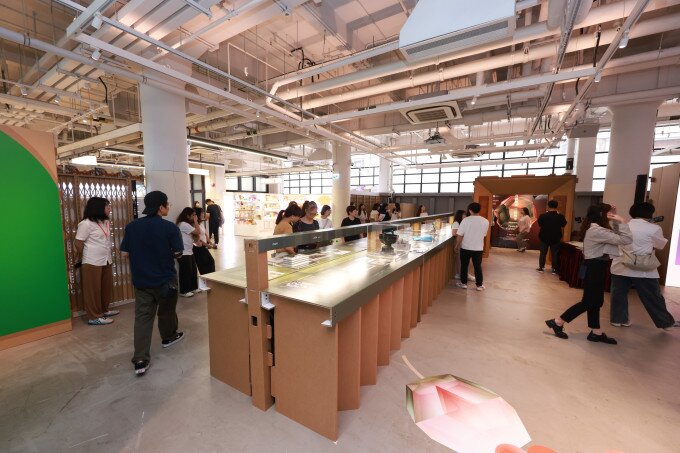 所有得獎作品正於中環街巿舉行的《百載師道．三秩桃李：香港教育大學三十周年校慶展覽》中展出 